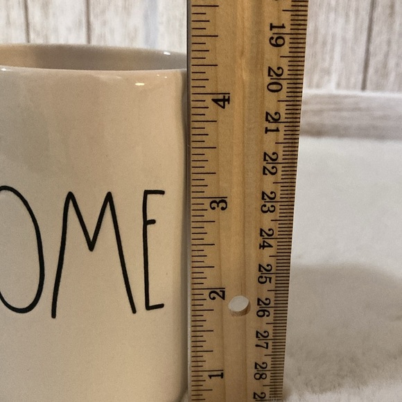 Rae Dunn Home Candle - Picture 5 of 5